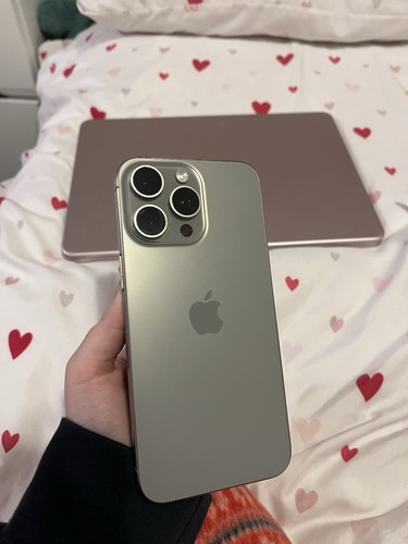 Iphone pro max - 15,
